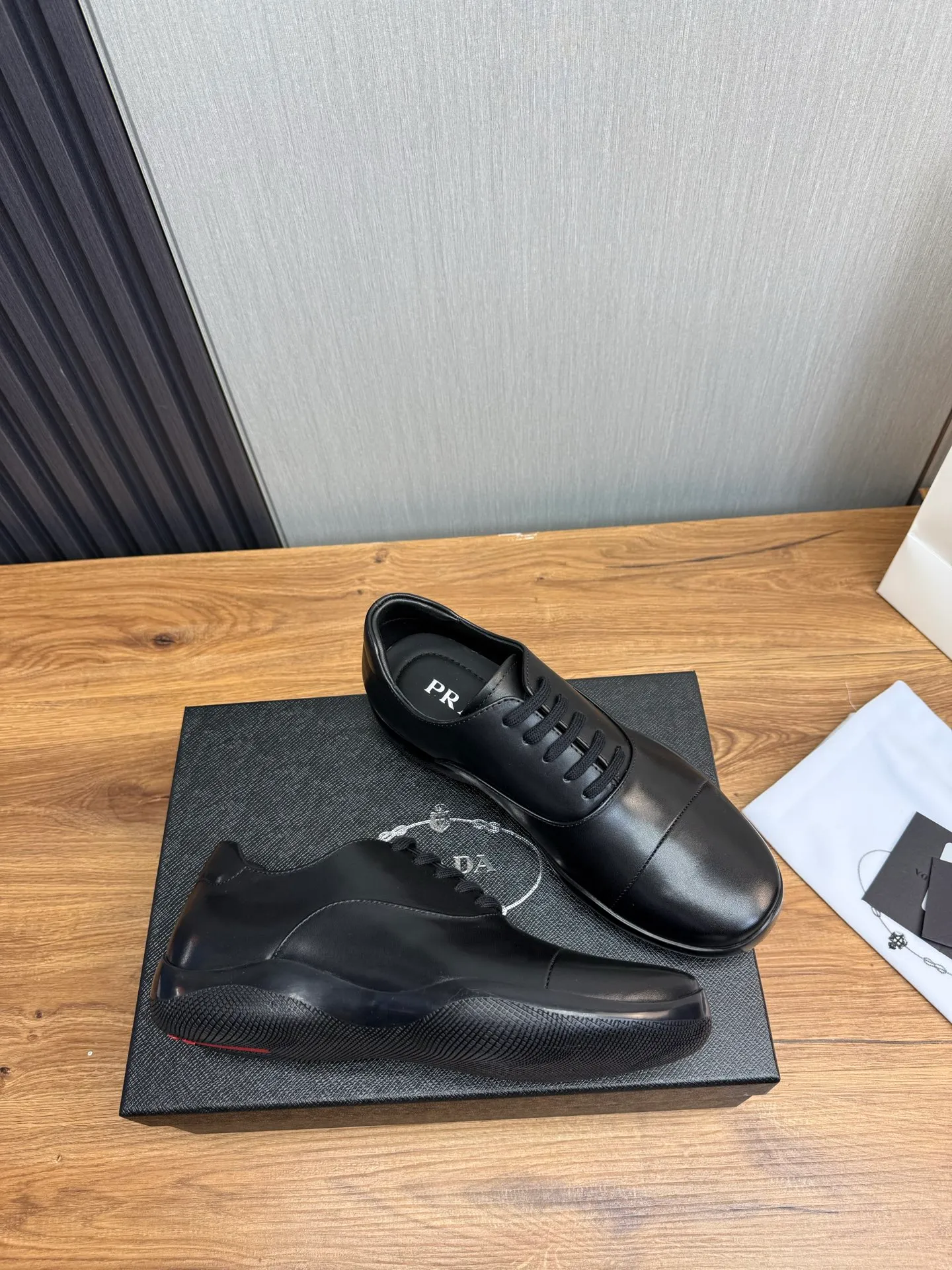 Men's shoes 💰760💰 [PRADA] New models synchronized with the official website, high-quality shipments ✔️Best sellers🔥 Original cowhide + cowhide lining, 1🆚1 replica, original original sole, 38-45 (men's 38.45 custom-made, non-refundable)